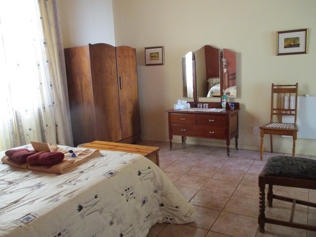 Van Rhyn Guest House Vanrhynsdorp エクステリア 写真