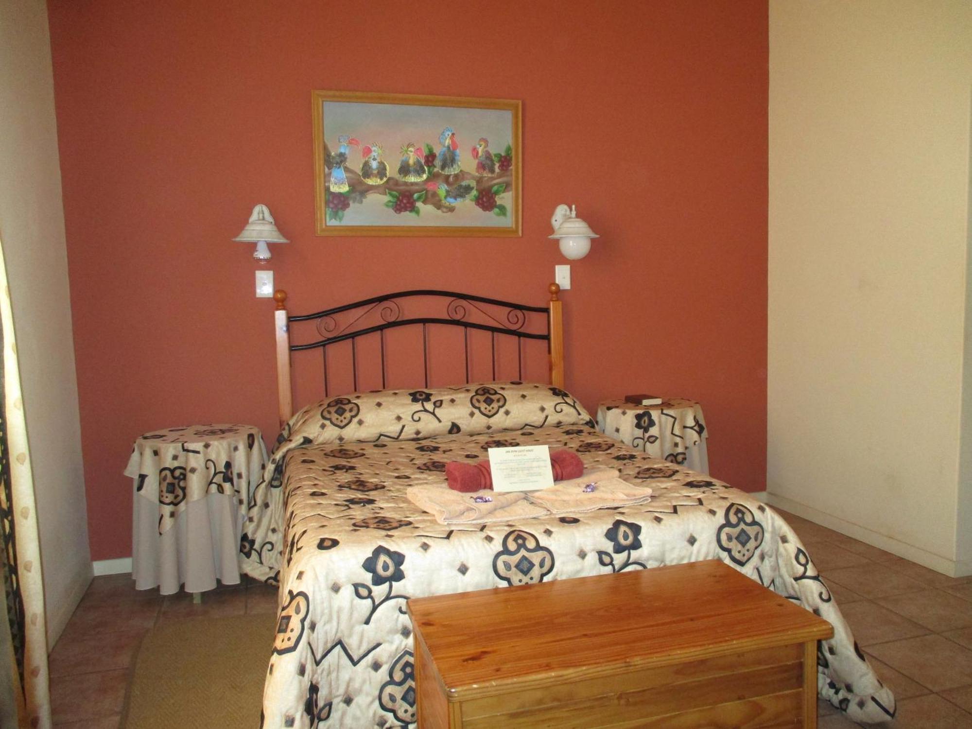 Van Rhyn Guest House Vanrhynsdorp エクステリア 写真
