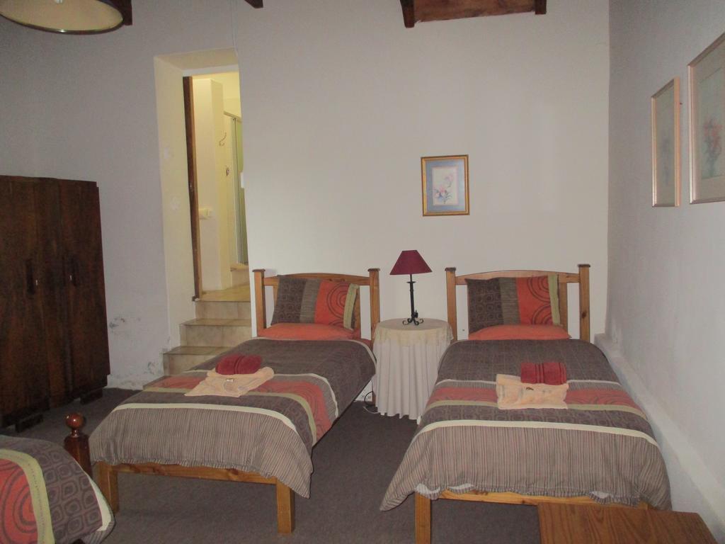 Van Rhyn Guest House Vanrhynsdorp エクステリア 写真