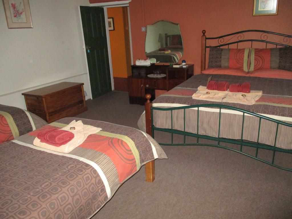 Van Rhyn Guest House Vanrhynsdorp エクステリア 写真