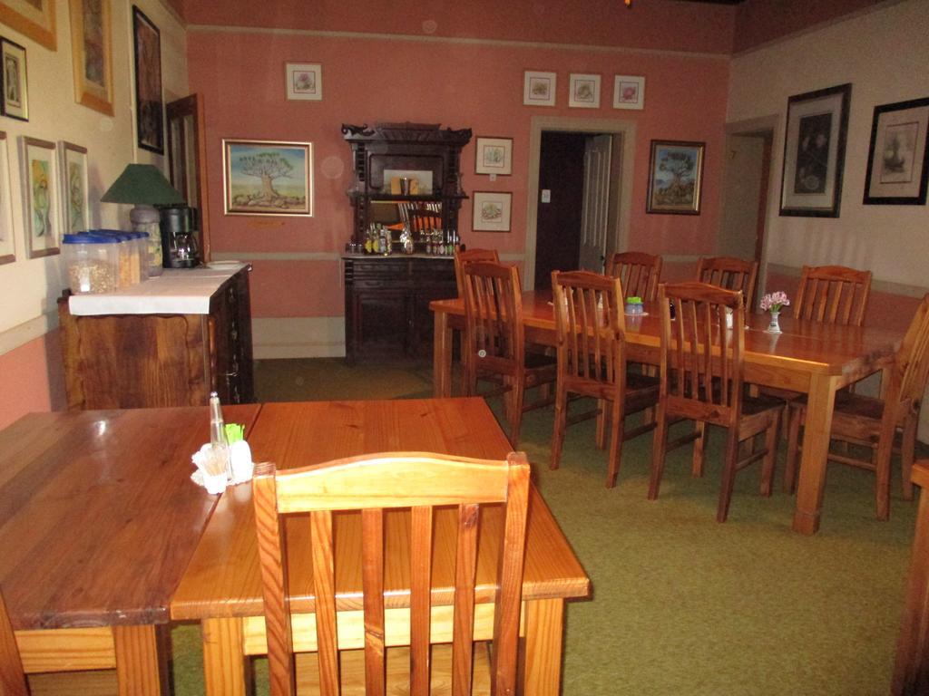 Van Rhyn Guest House Vanrhynsdorp エクステリア 写真