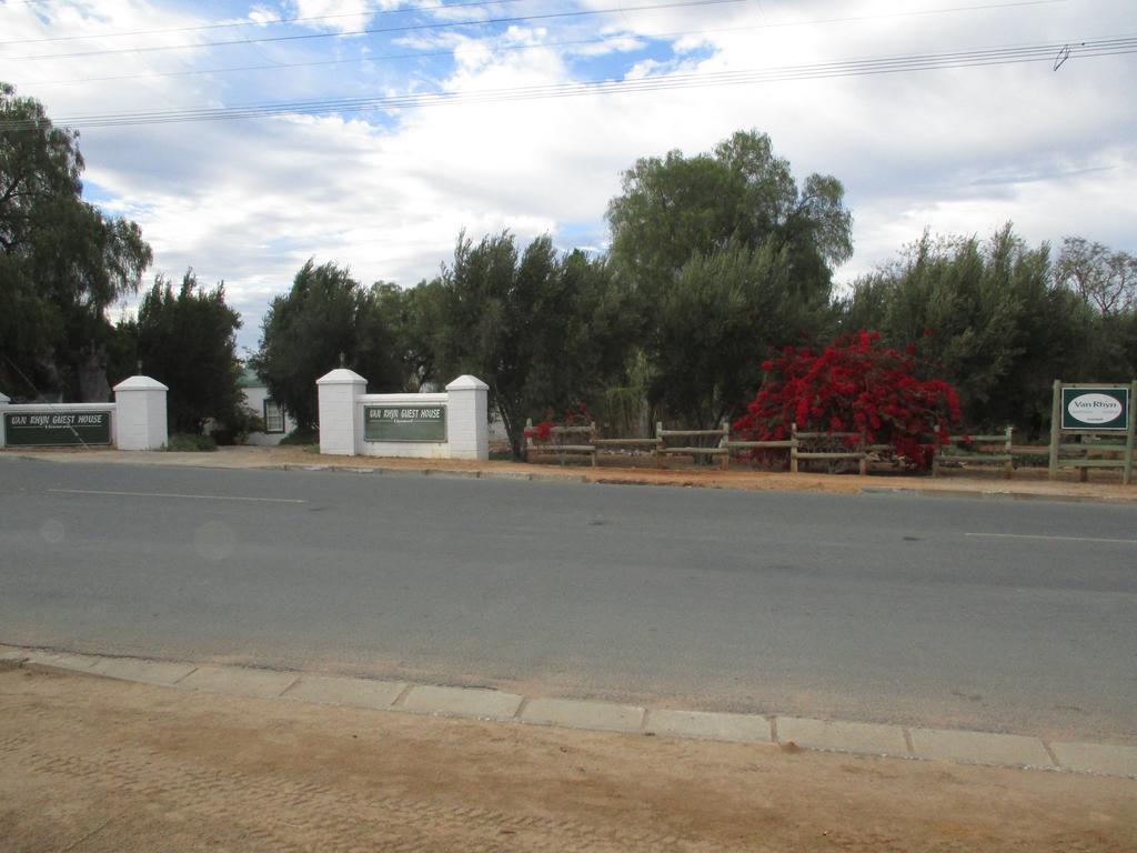 Van Rhyn Guest House Vanrhynsdorp エクステリア 写真
