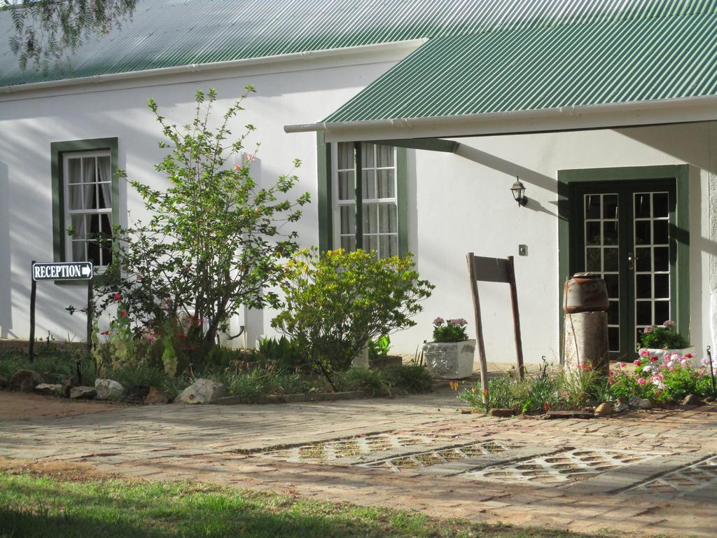 Van Rhyn Guest House Vanrhynsdorp エクステリア 写真